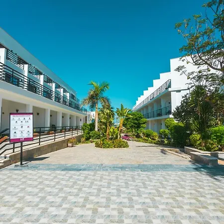 La Rosa Waves Beach - Couple & Families Only-3